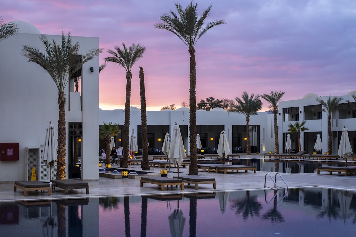 Piscine Côte d'Azur vue aérienne